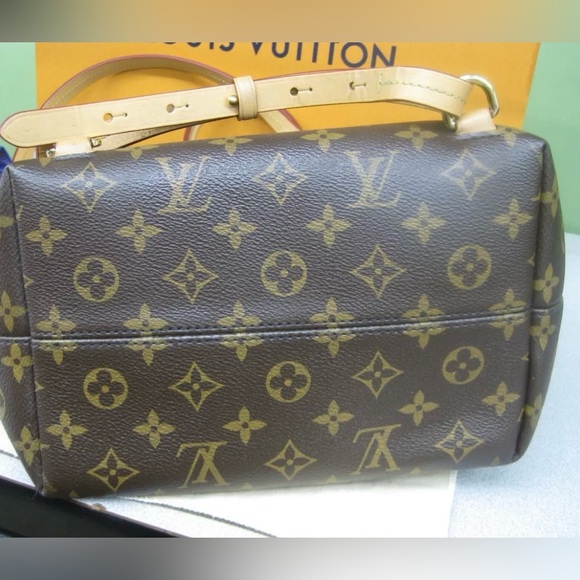 Louis Vuitton Montsouris PM Backpack Brown Monogram With LV Logo Charm - Picture 3 of 10